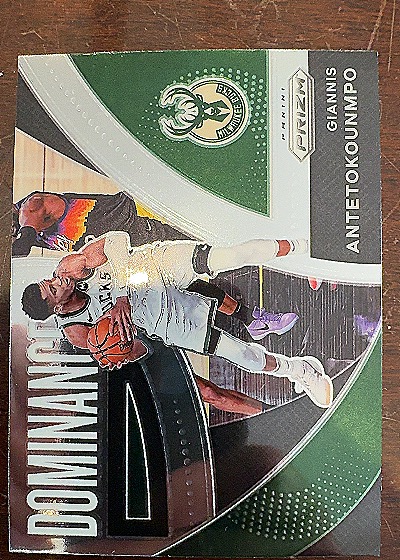 2021-22 Panini Prizm Dominance #12 Giannis Antetokounmpo — front