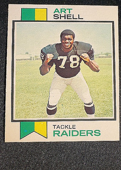 1973 Topps Football #77 Art Shell — front
