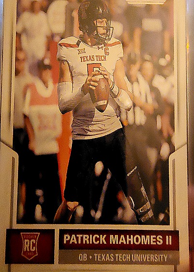 2017 Panini Score #403 Patrick Mahomes II Rookie Card — front