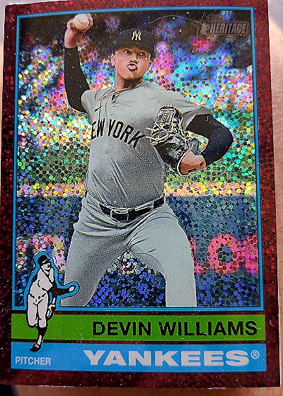 2025 Topps Heritage Chrome #376 Devin Williams — front