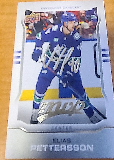 2024-25 Upper Deck MVP #MR-13 Elias Pettersson 10th Anniversary Gold Script — front