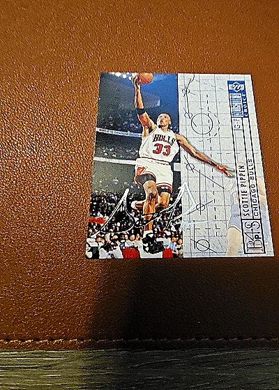 1994 Upper Deck Collector's Choice #375 Scottie Pippen Chicago Bulls — front