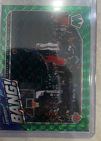 2020-21 Panini Mosaic #7 Carmelo Anthony Bang! Green Mosaic Prizm — front