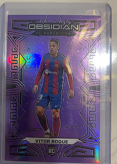 2023-24 Panini Obsidian FC Barcelona Vitor Roque Rookie Card — front