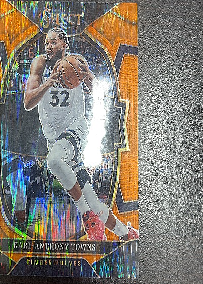 2022 Panini Select #32 Karl-Anthony Towns — front