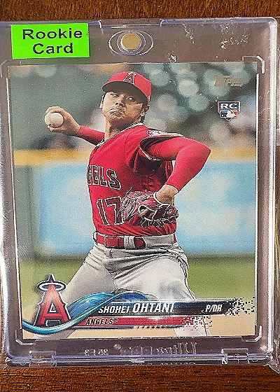 2018 Topps Update #US1 Shohei Ohtani Pitching Red Jersey Rookie Card — front