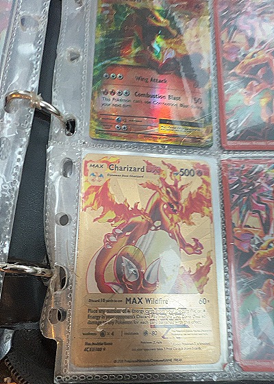 2020 Pokémon Charizard DX 52/100 Gold Metal — front