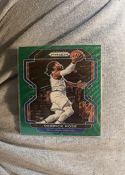 2021-22 Panini Prizm #82 Derrick Rose Green Prizm — front