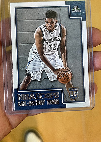 2015-16 Panini NBA Hoops #289 Karl-Anthony Towns — front
