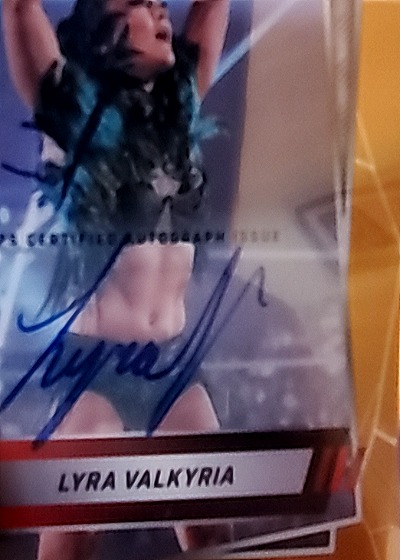 2025 Topps Chrome WWE Lyra Valkyria Autograph Card — front