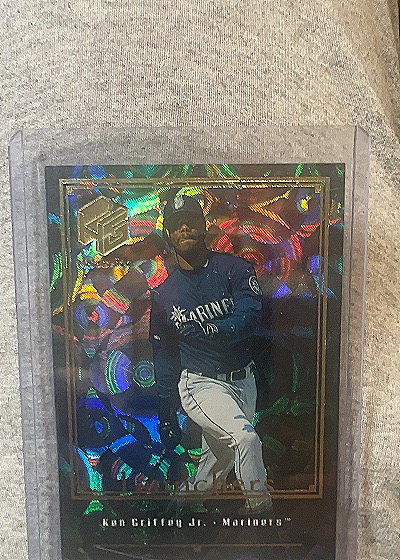 1999 Upper Deck HoloGrFX Launchers #L2 Ken Griffey Jr. — front