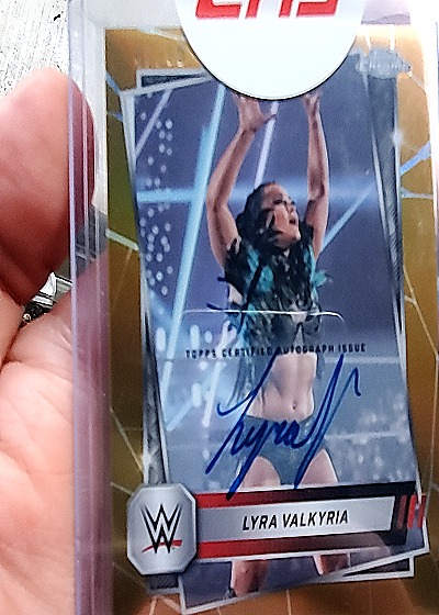 2025 Topps Chrome WWE #135 Lyra Valkyria — front