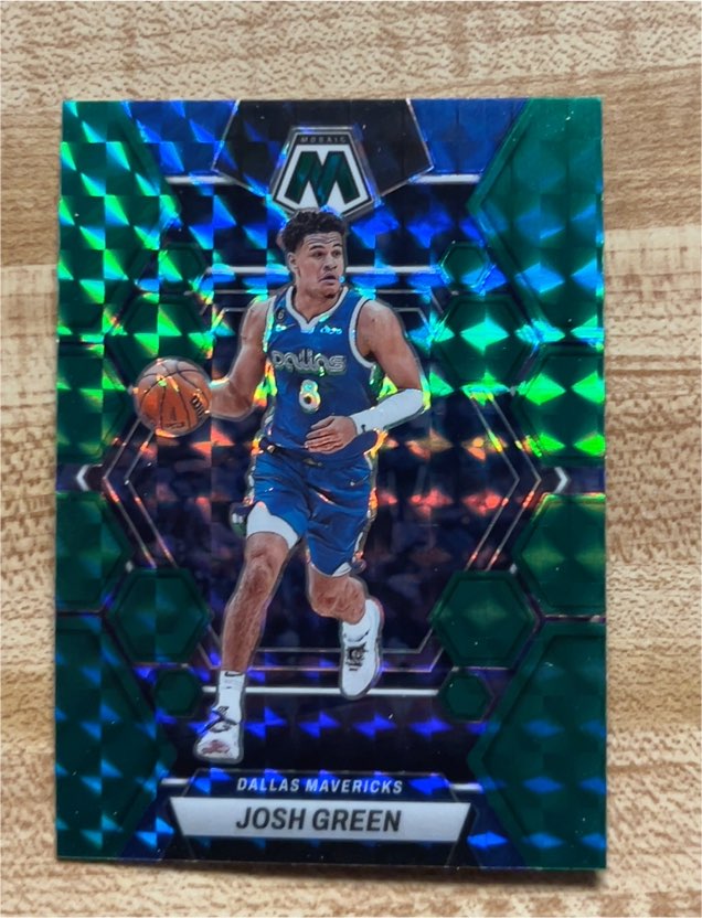 2022-23 Panini Mosaic #8 Josh Green — front