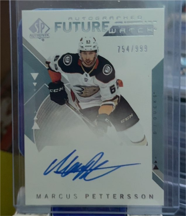 2018-19 SP Authentic #182 Marcus Pettersson FW Auto #/999 RC — front