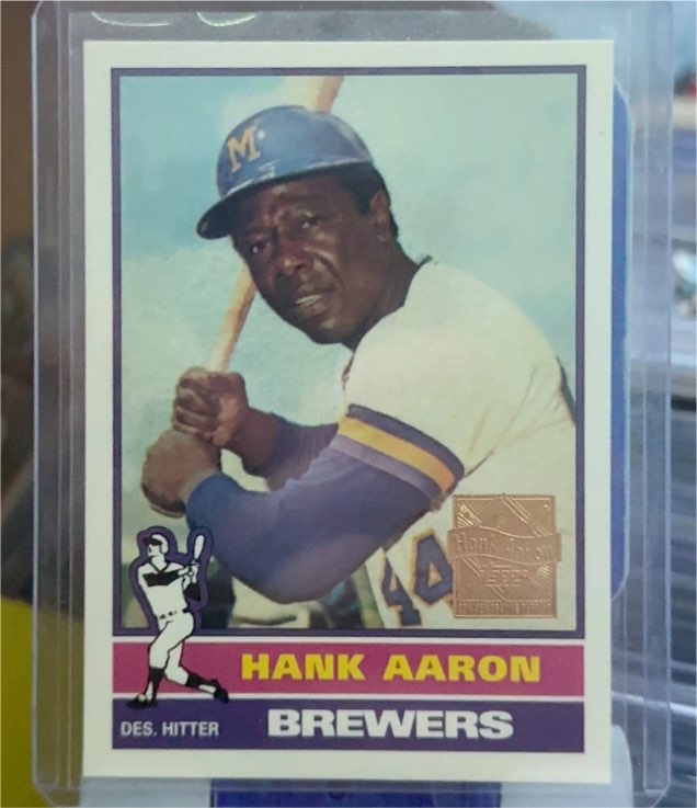 1976 Topps #550 Hank Aaron — front