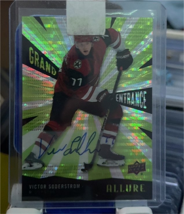 2020-21 Upper Deck Allure #GE-14 Victor Soderstrom Grand Entrance Green Auto Rookie — front