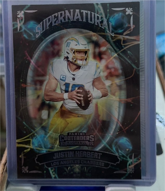 2022 Panini Contenders Supernatural #SN-JHE Justin Herbert — front