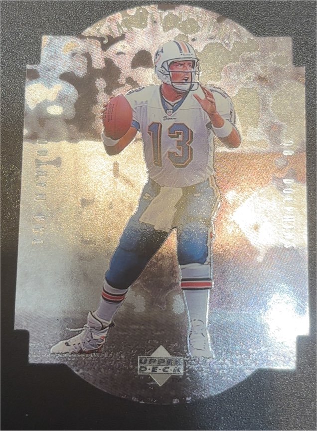 1997 Upper Deck #SA1 Dan Marino Star Attractions — front