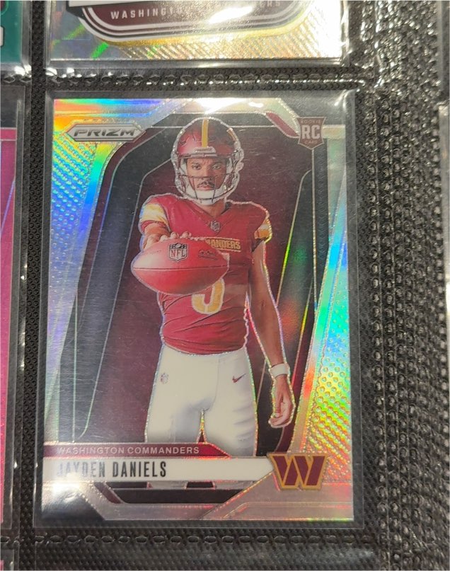 2024 Panini Prizm #17 Jayden Daniels — front