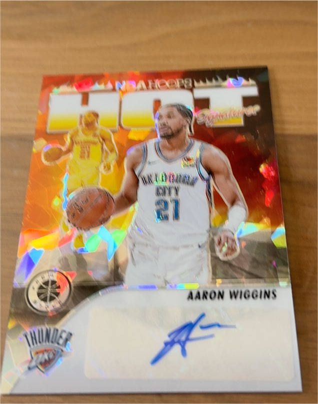 2023-24 Panini NBA Hoops Premium Stock Hot Signatures #HS-AW Aaron Wiggins — front