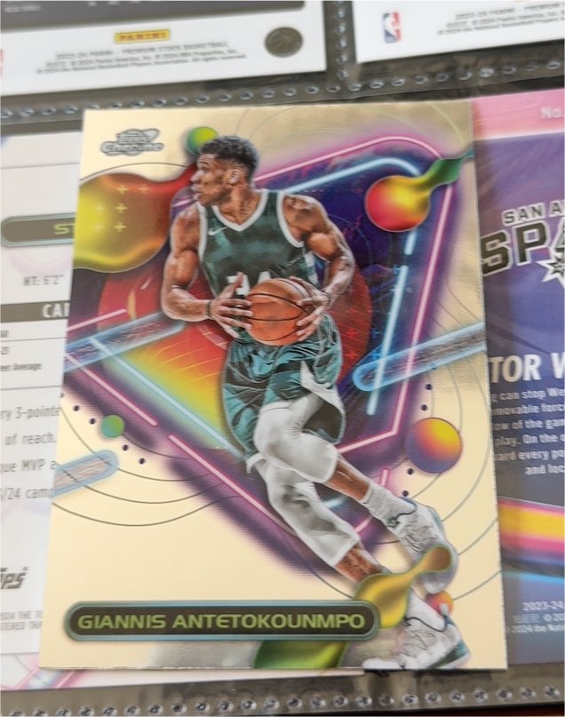 2023-24 Topps Cosmic Chrome #27 Giannis Antetokounmpo — front
