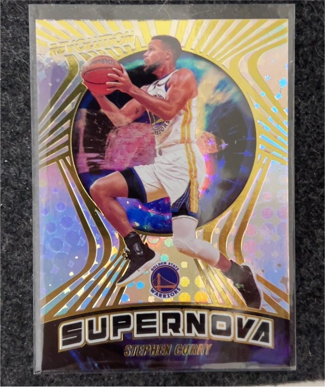 2021-22 Panini Revolution #4 Stephen Curry Supernova — front