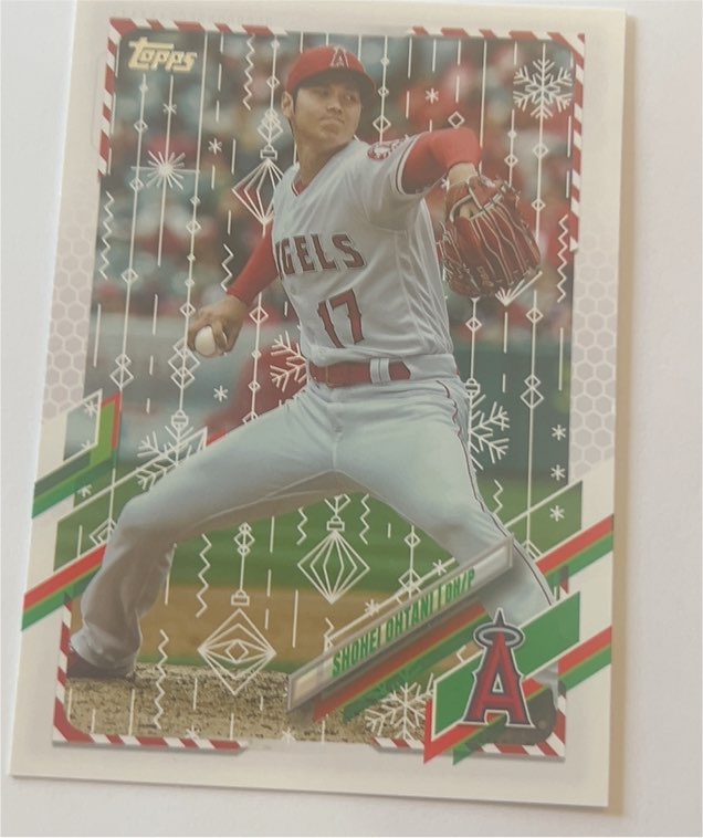2021 Topps Holiday #HW80 Shohei Ohtani — front