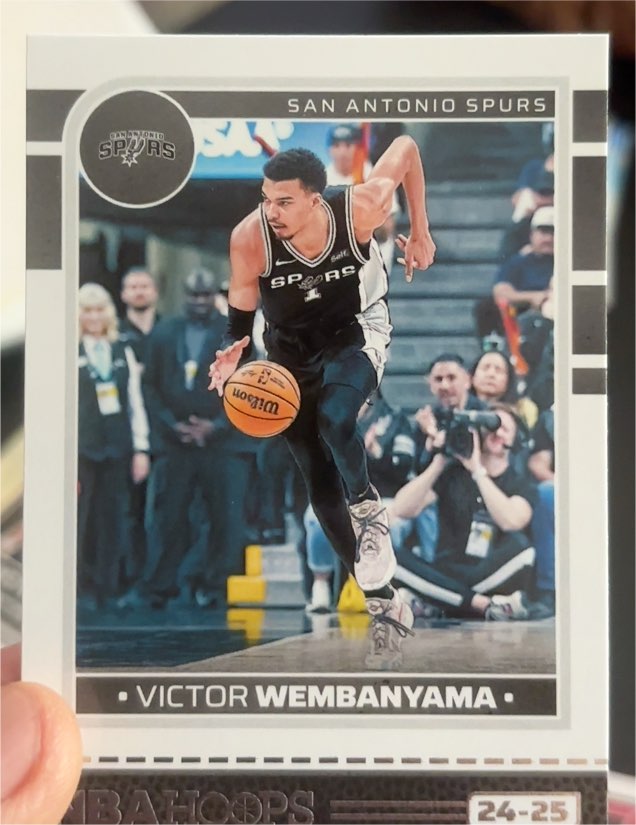 2024-25 Panini NBA Hoops #165 Victor Wembanyama — front