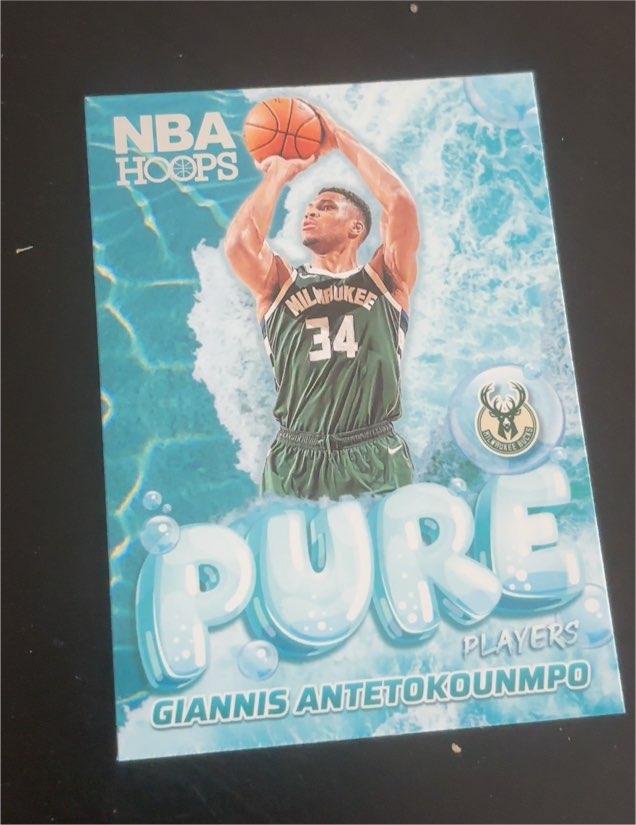 2024-25 Panini NBA Hoops #7 Giannis Antetokounmpo Pure Players — front