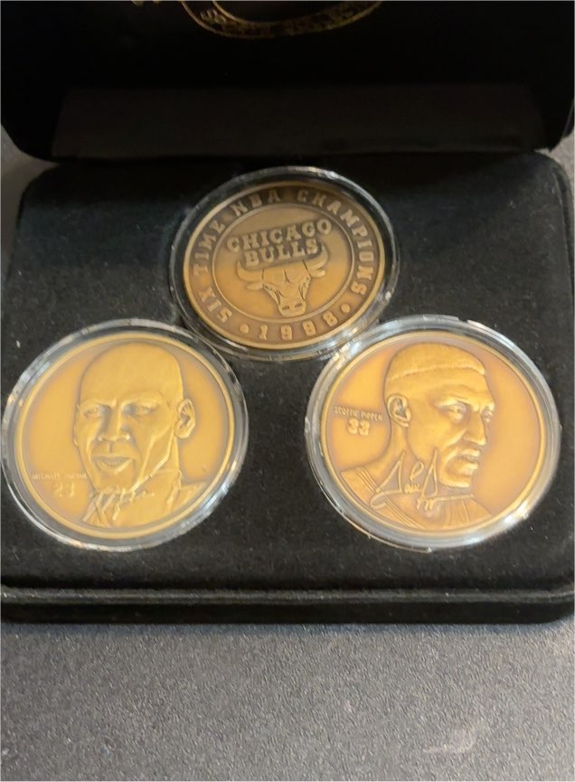 1998 Highland Mint Chicago Bulls 6 Time NBA Champions 3 Coin Set Michael Jordan Scottie Pippen — front