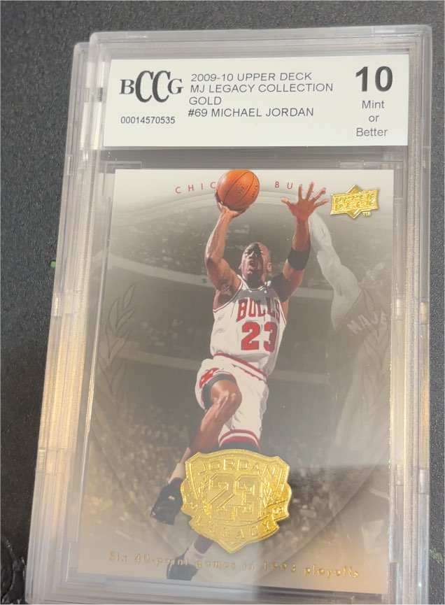 2009-10 Upper Deck #69 Michael Jordan MJ Legacy Collection Gold — front