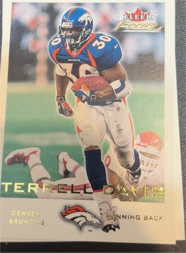 2000 Fleer Focus #161 Terrell Davis — front