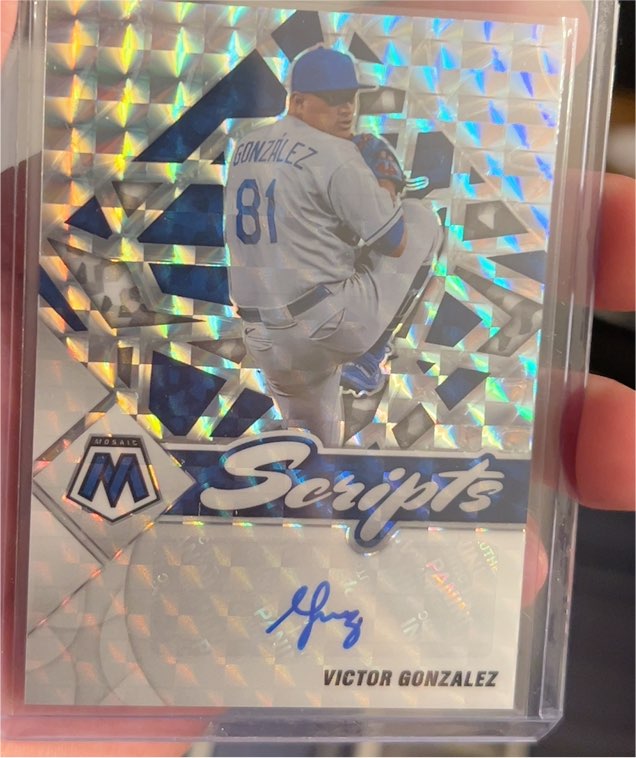 2022 Panini Mosaic Scripts #SC-VG Victor Gonzalez — front