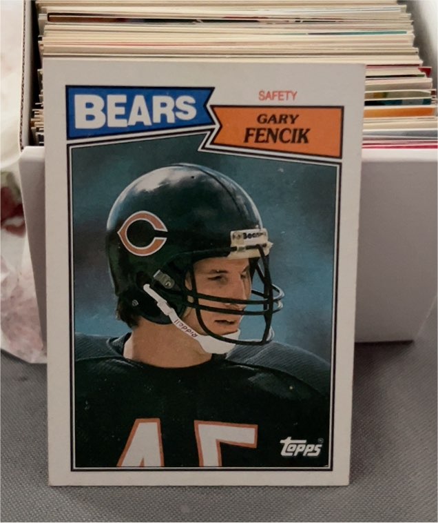 1987 Topps Football #62 Gary Fencik — front