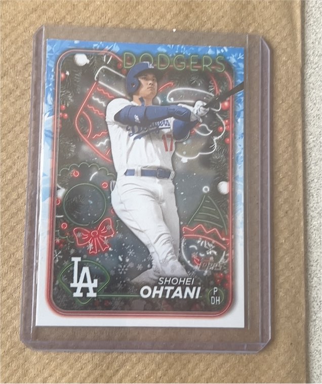 2024 Topps Holiday #H1 Shohei Ohtani — front