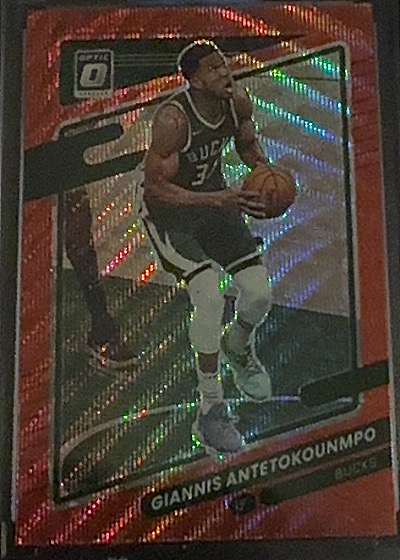 2021-22 Donruss Optic #31 Giannis Antetokounmpo — front