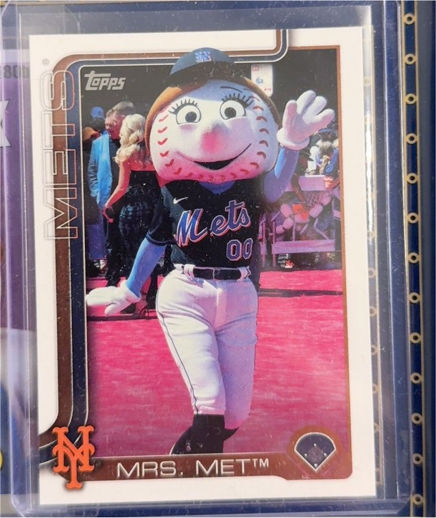 2025 Topps #M-13 Mrs. Met Mascots — front