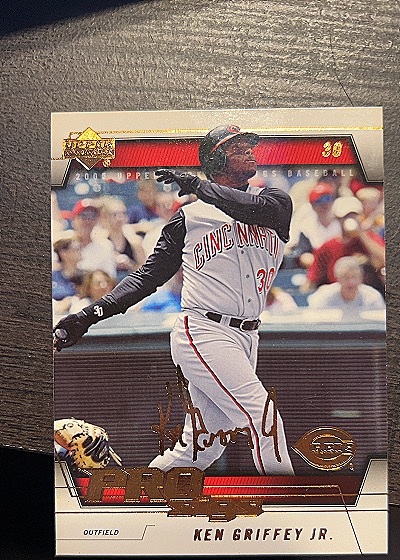 2000 Upper Deck #38 Ken Griffey Jr. — front