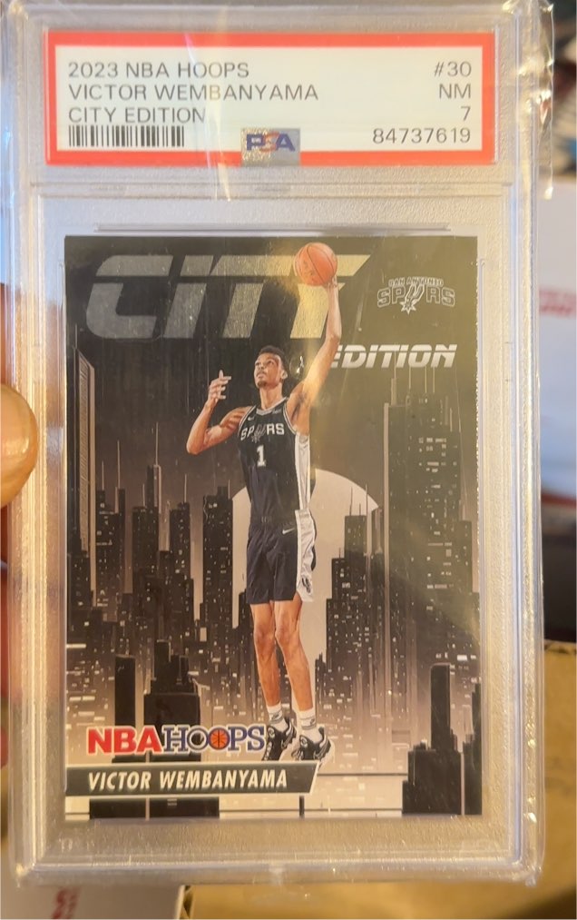 2023 Panini NBA Hoops #30 Victor Wembanyama City Edition — front