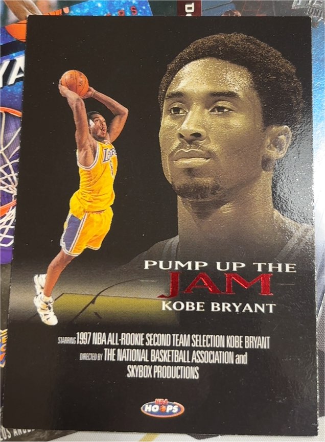 1998-99 NBA Hoops #4PJ Kobe Bryant Pump Up The Jam — front