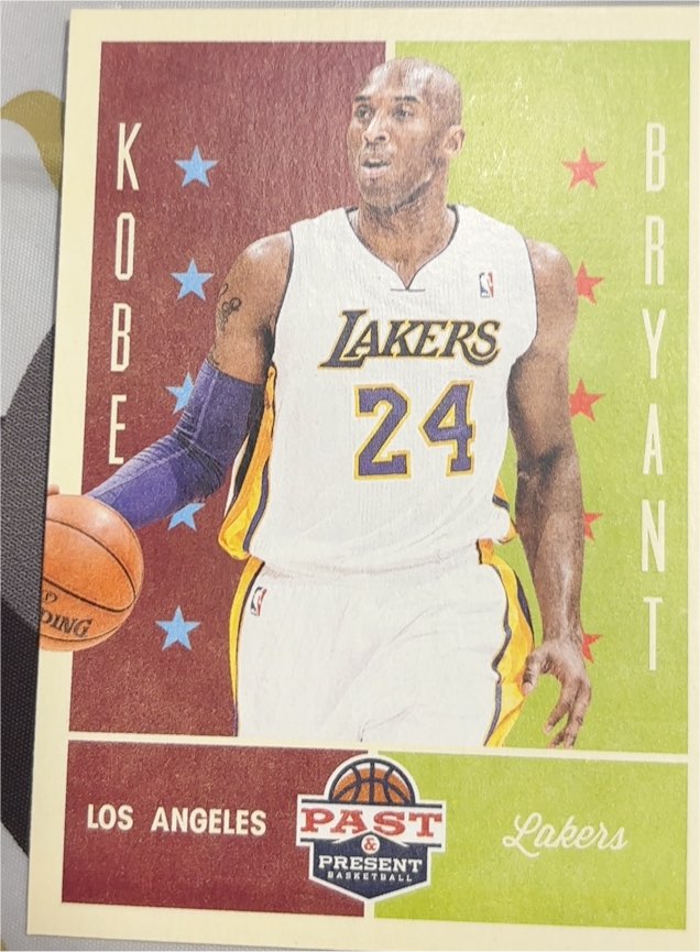 2012-13 Panini Past and Present #70 Kobe Bryant — front