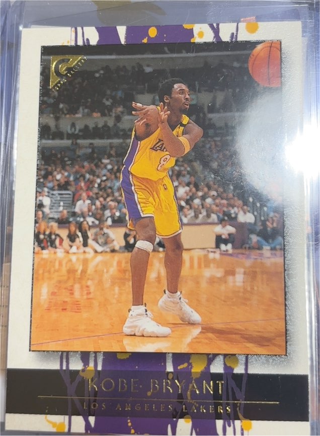 2000-01 Topps Gallery #80 Kobe Bryant Los Angeles Lakers — front