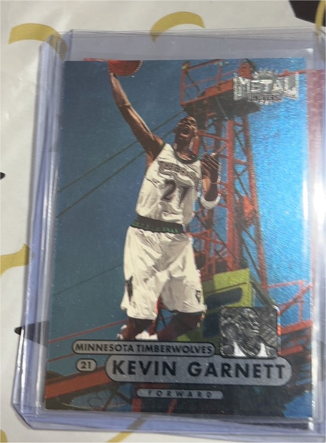 1997-98 Skybox Metal Universe Championship #41 Kevin Garnett — front
