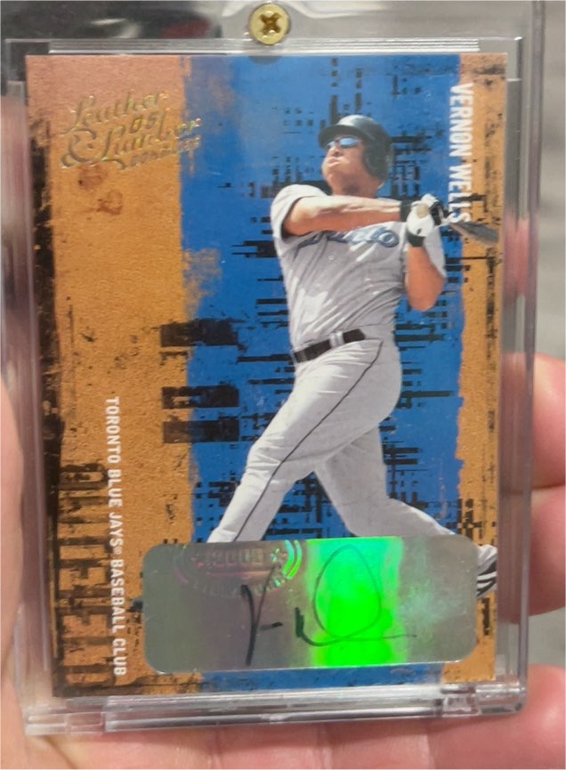 2005 Donruss Leather & Lumber #60 Vernon Wells — front