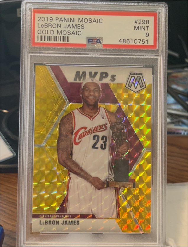 2019 Panini Mosaic #298 LeBron James Gold Mosaic — front