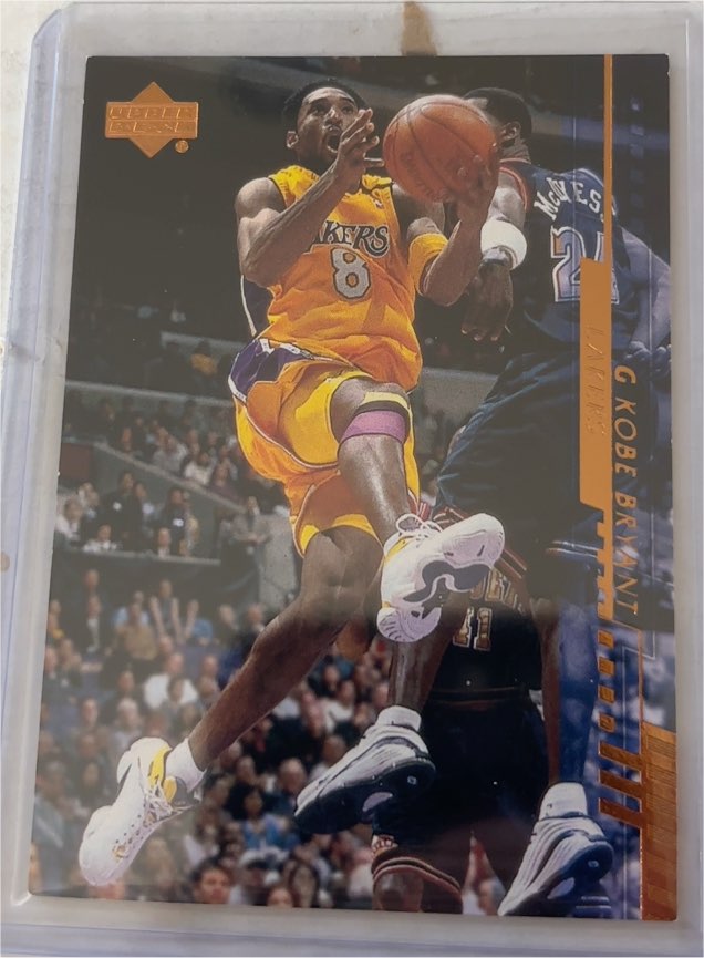 2000-01 Upper Deck #80 Kobe Bryant — front