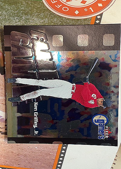 2000 Fleer Gamers #119 Ken Griffey Jr. — front