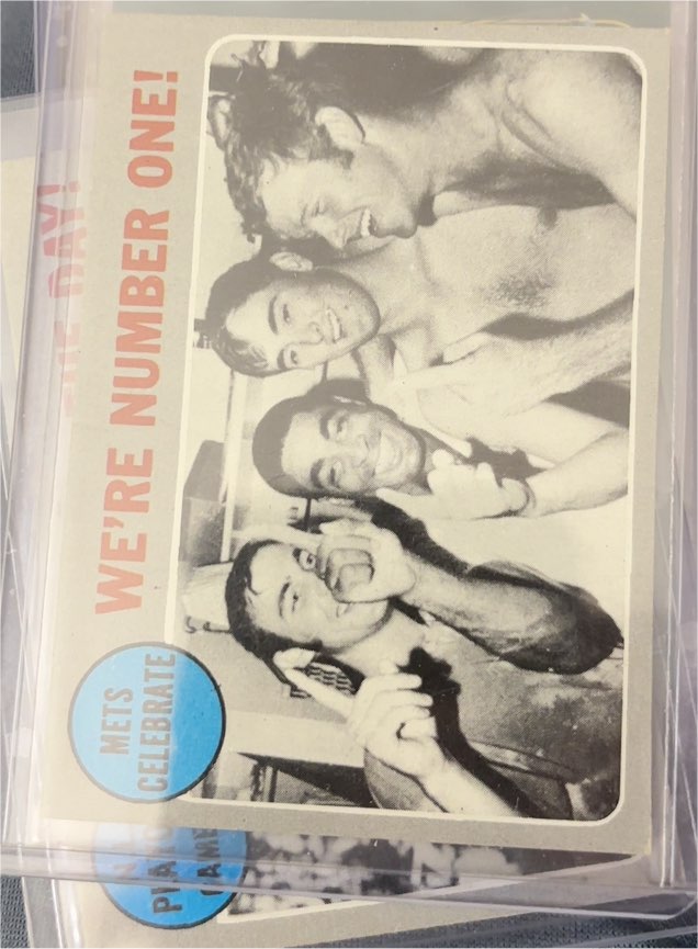 1970 Topps #198 Mets Celebrate (We're Number One!) — front