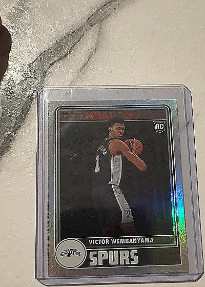 2023-24 Panini NBA Hoops Hoops Tribute #298 Victor Wembanyama — front