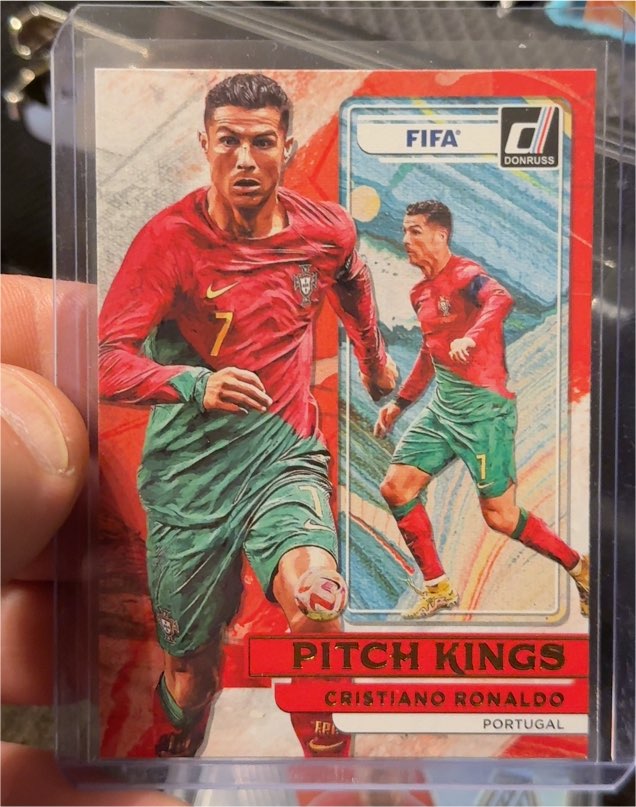 2022-23 Panini Donruss #17 Cristiano Ronaldo Pitch Kings — front
